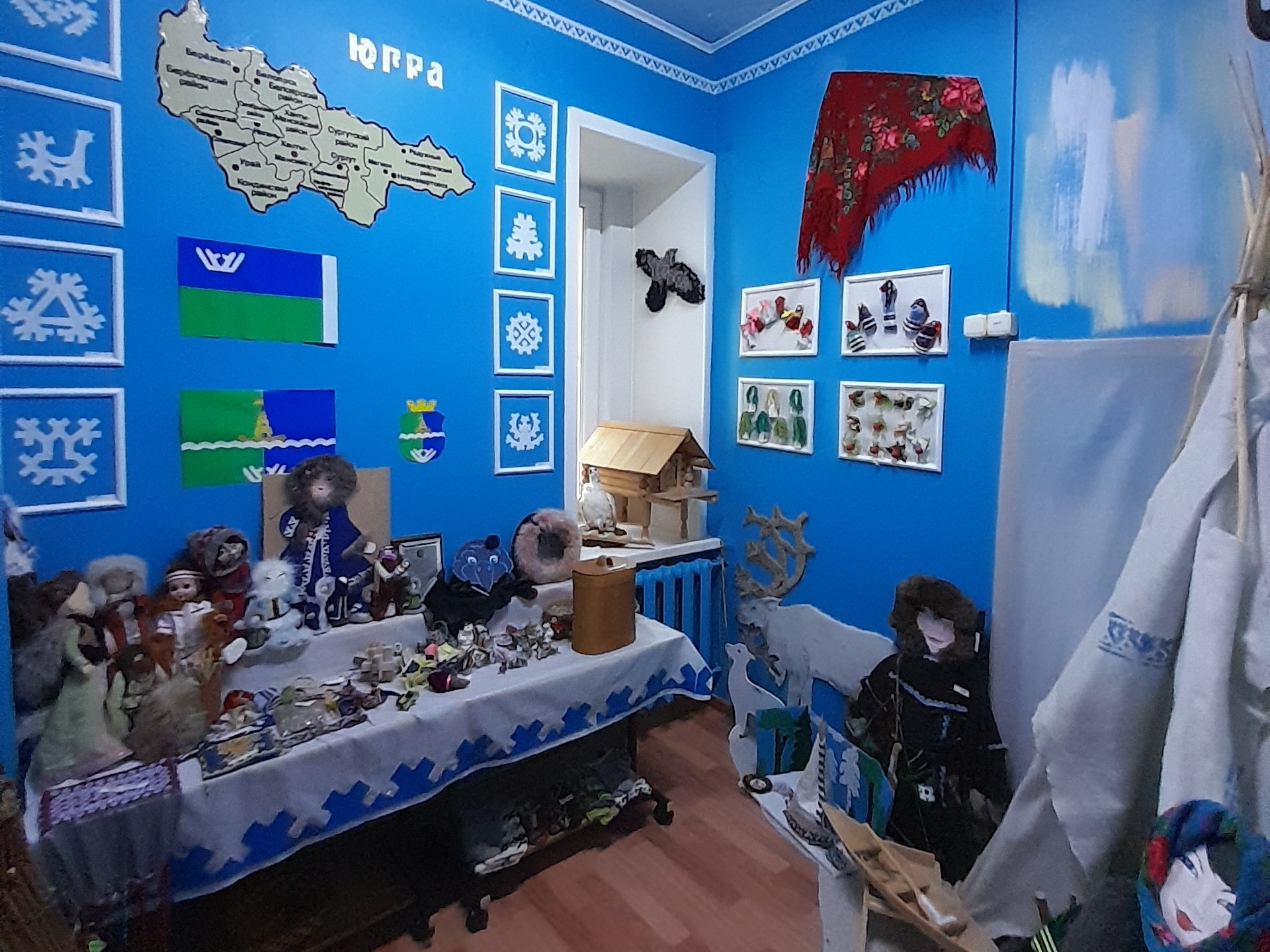 Выставка экспонатов коренных малочисленных народов Севера